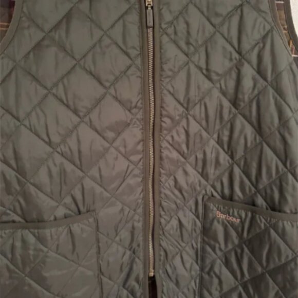 NWOT Barbour Dark Green Quilted Vest - Picture 3 of 4